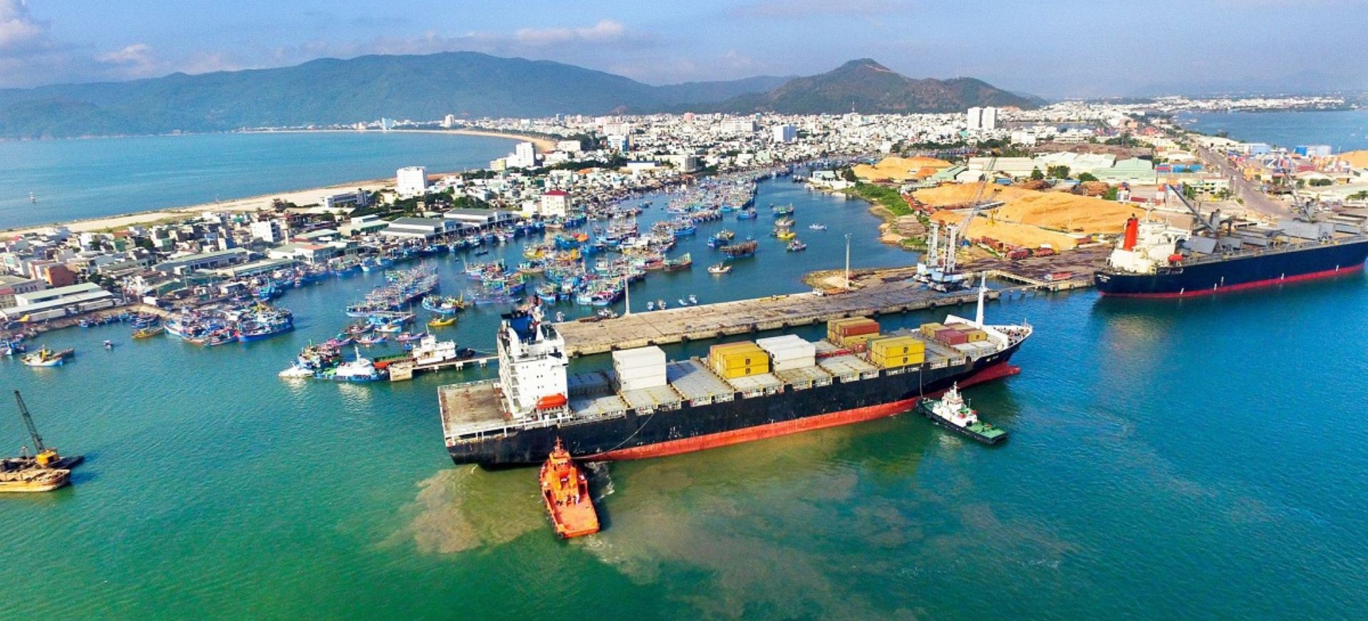 PHÁT TRIỂN CẢNG QUY NHƠN: CƠ HỘI VÀ THÁCH THỨC TRONG THỜI ĐẠI HỘI NHẬP